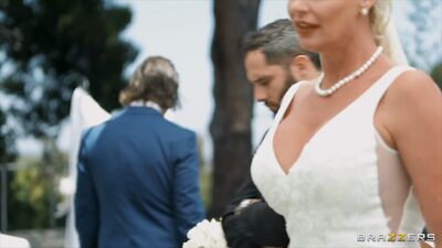 Невеста на девичник ( видео). Релевантные порно видео невеста на девичник смотреть на ХУЯМБА